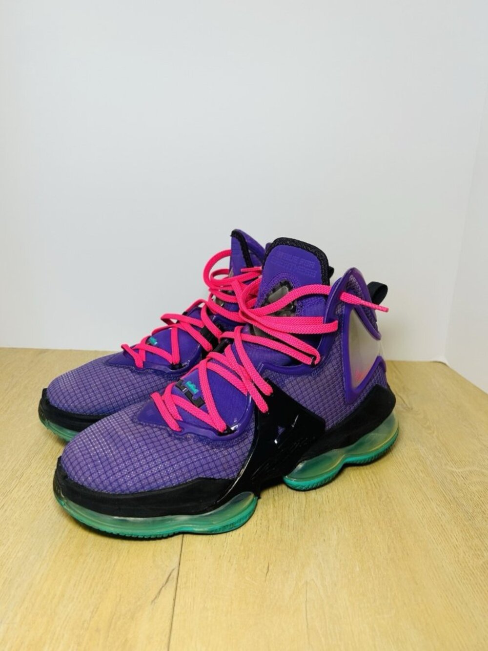 Nike Lebron XIX 19 "DJ Bron" Wild Berry Basketball Shoes CZ0203-500 Mens 9.5